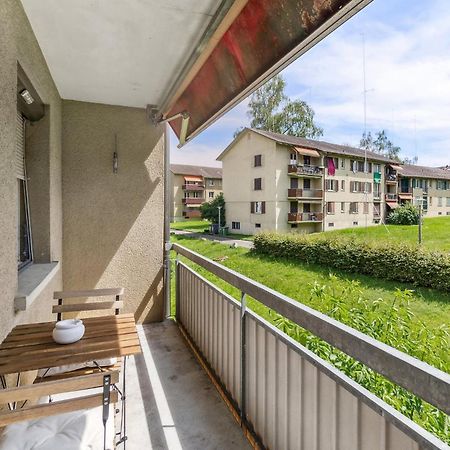 Affordable Comfort In Zurich Apartment Luaran gambar