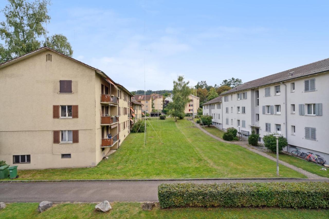 Affordable Comfort In Zurich Apartment Luaran gambar