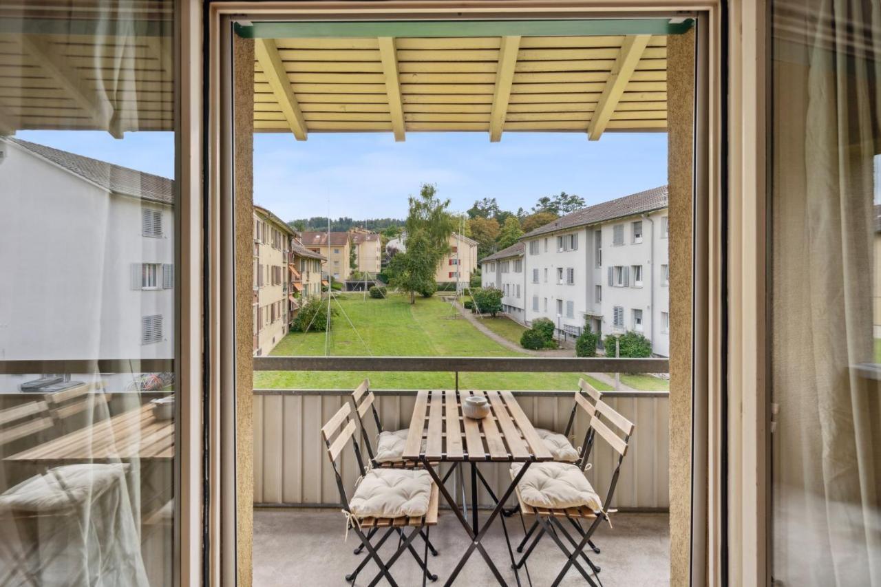 Affordable Comfort In Zurich Apartment Luaran gambar