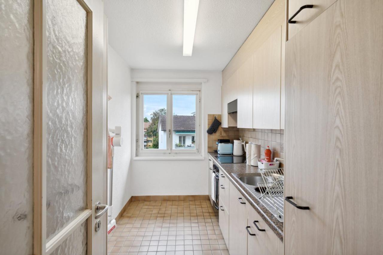 Affordable Comfort In Zurich Apartment Luaran gambar