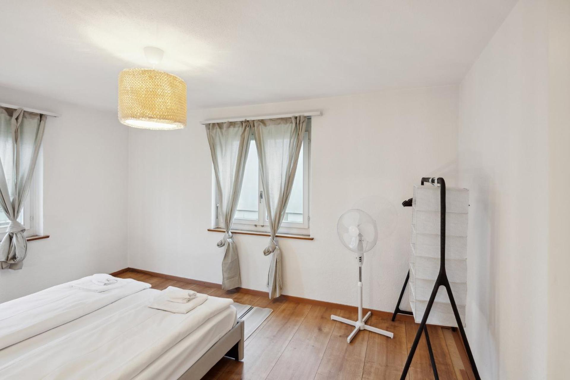 Affordable Comfort In Zurich Apartment Luaran gambar