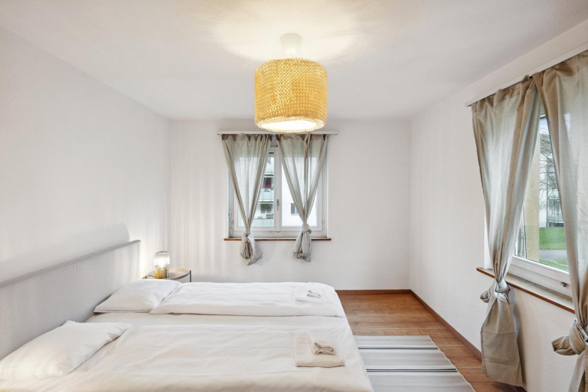 Affordable Comfort In Zurich Apartment Luaran gambar