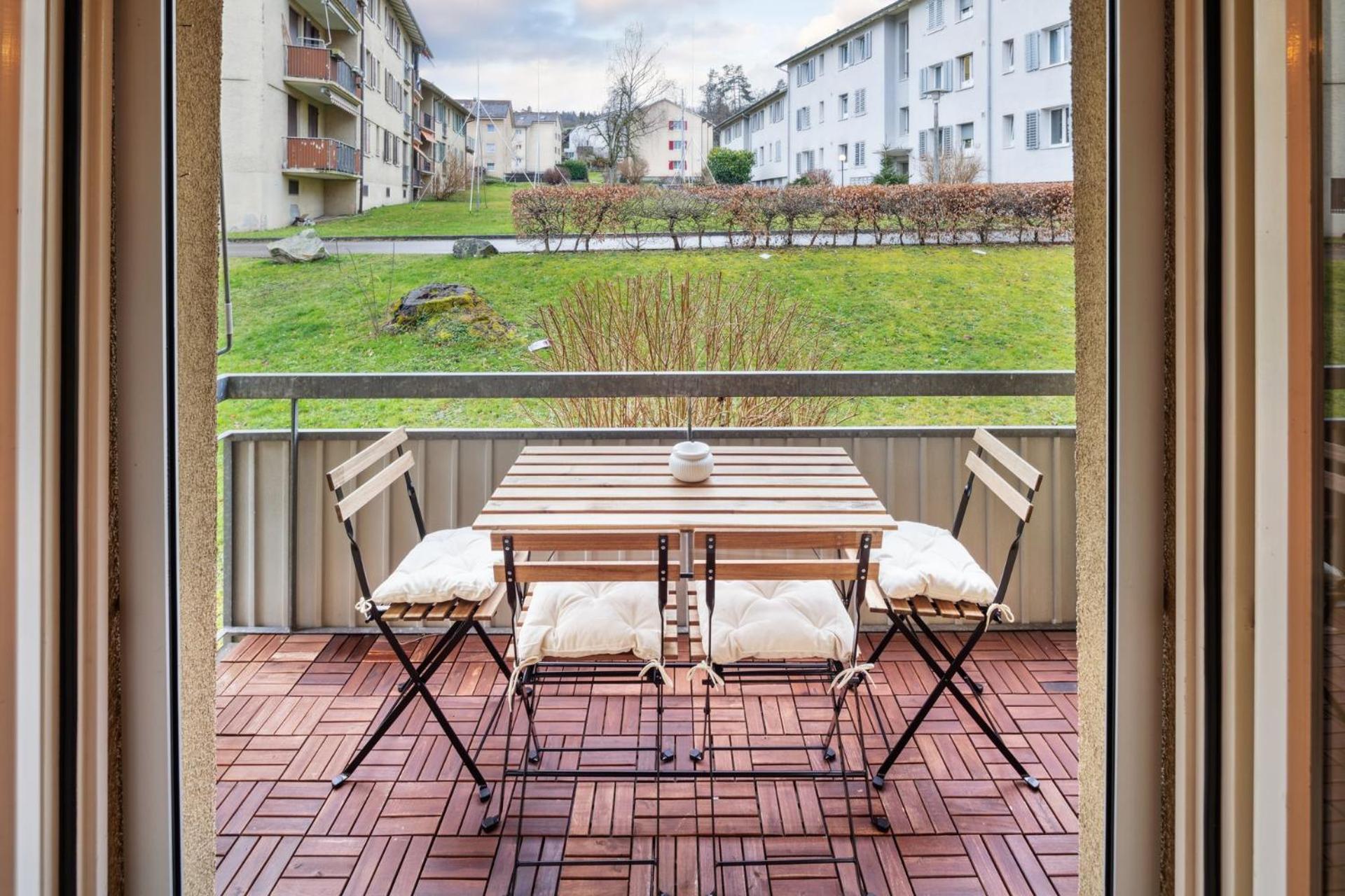 Affordable Comfort In Zurich Apartment Luaran gambar
