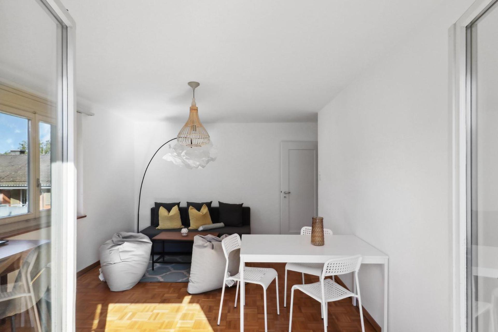 Affordable Comfort In Zurich Apartment Luaran gambar