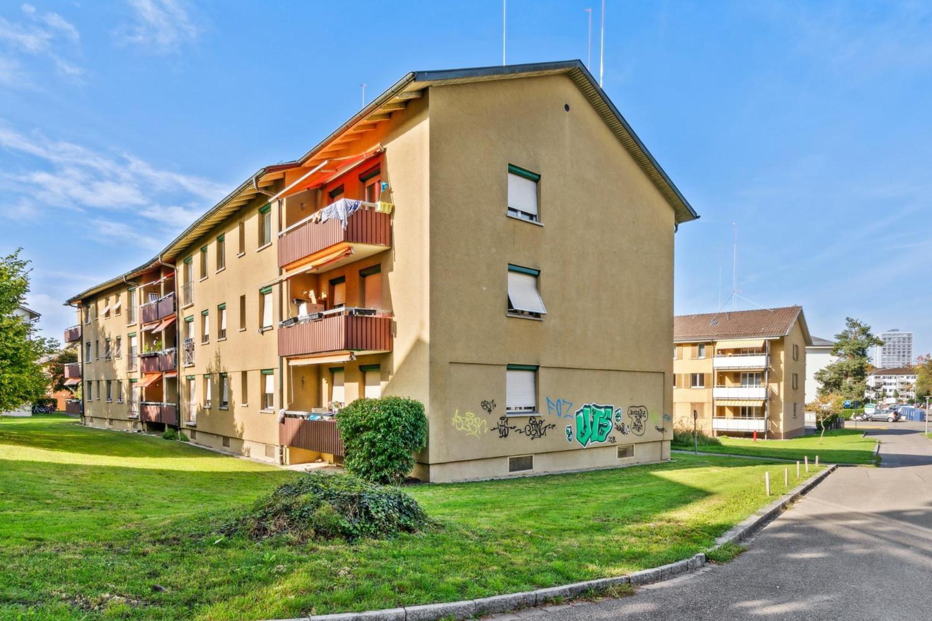 Affordable Comfort In Zurich Apartment Luaran gambar