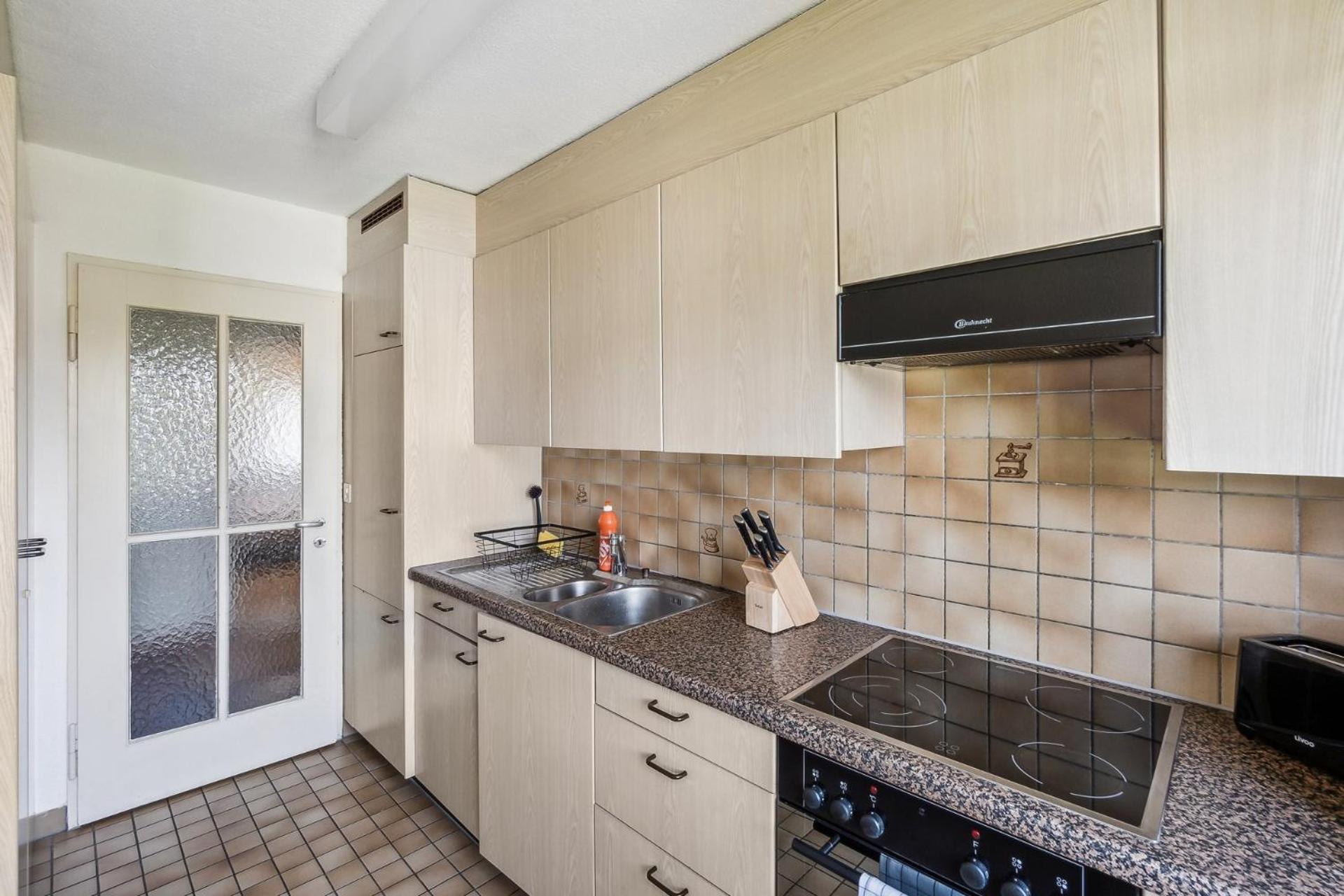Affordable Comfort In Zurich Apartment Luaran gambar
