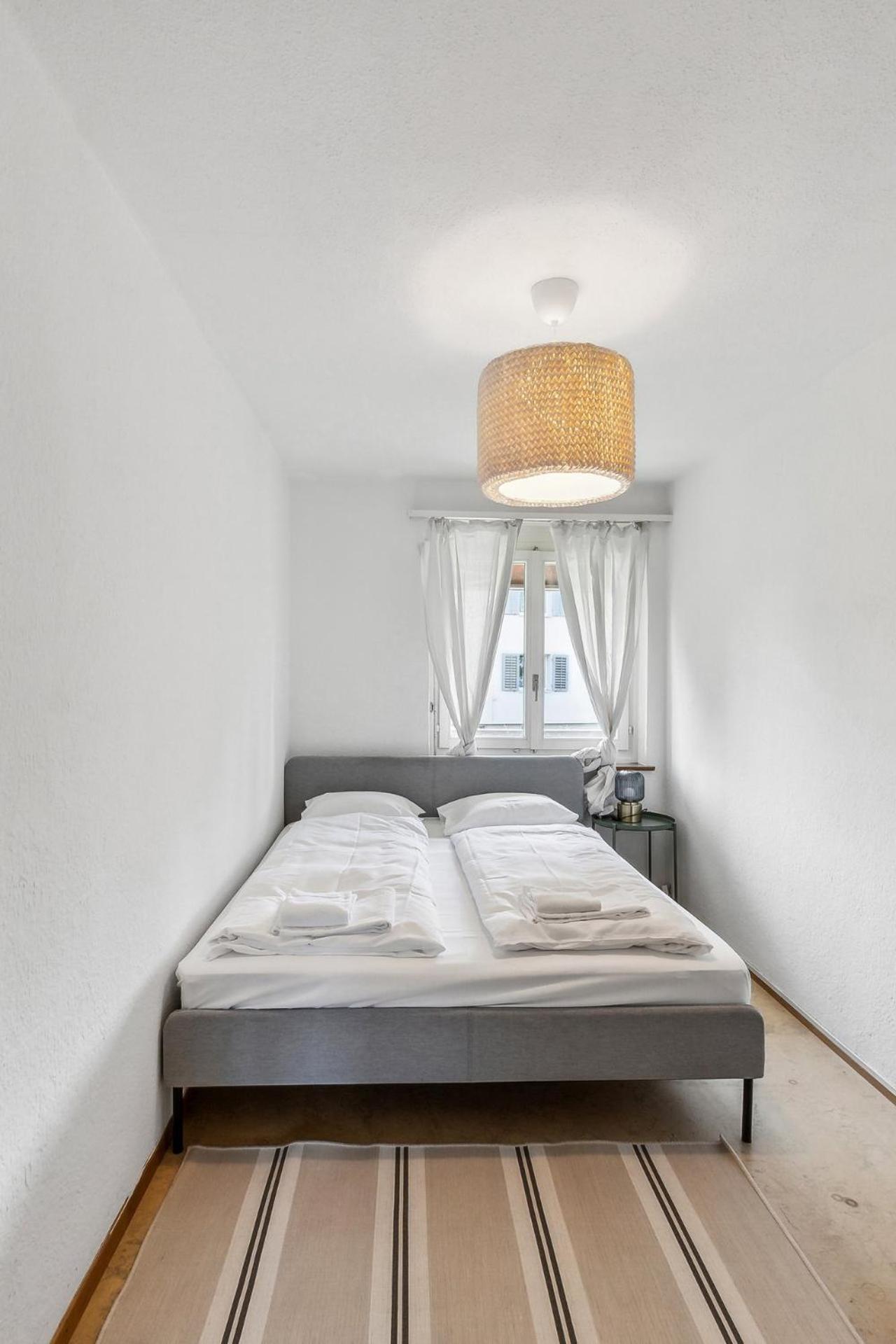 Affordable Comfort In Zurich Apartment Luaran gambar
